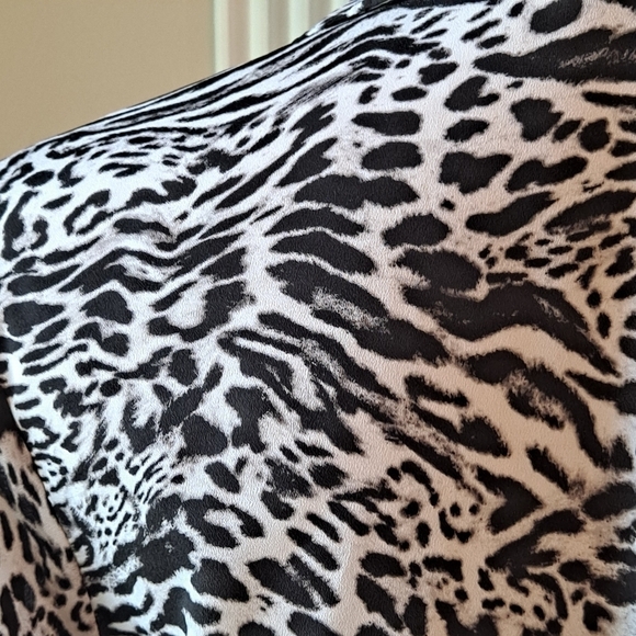 MICHAEL Michael Kors Size 0X B/W Cheetah Print Top with Drawstring Waist - Picture 8 of 12